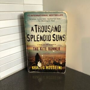 🧡 3/$12 A Thousand Splendid Suns
